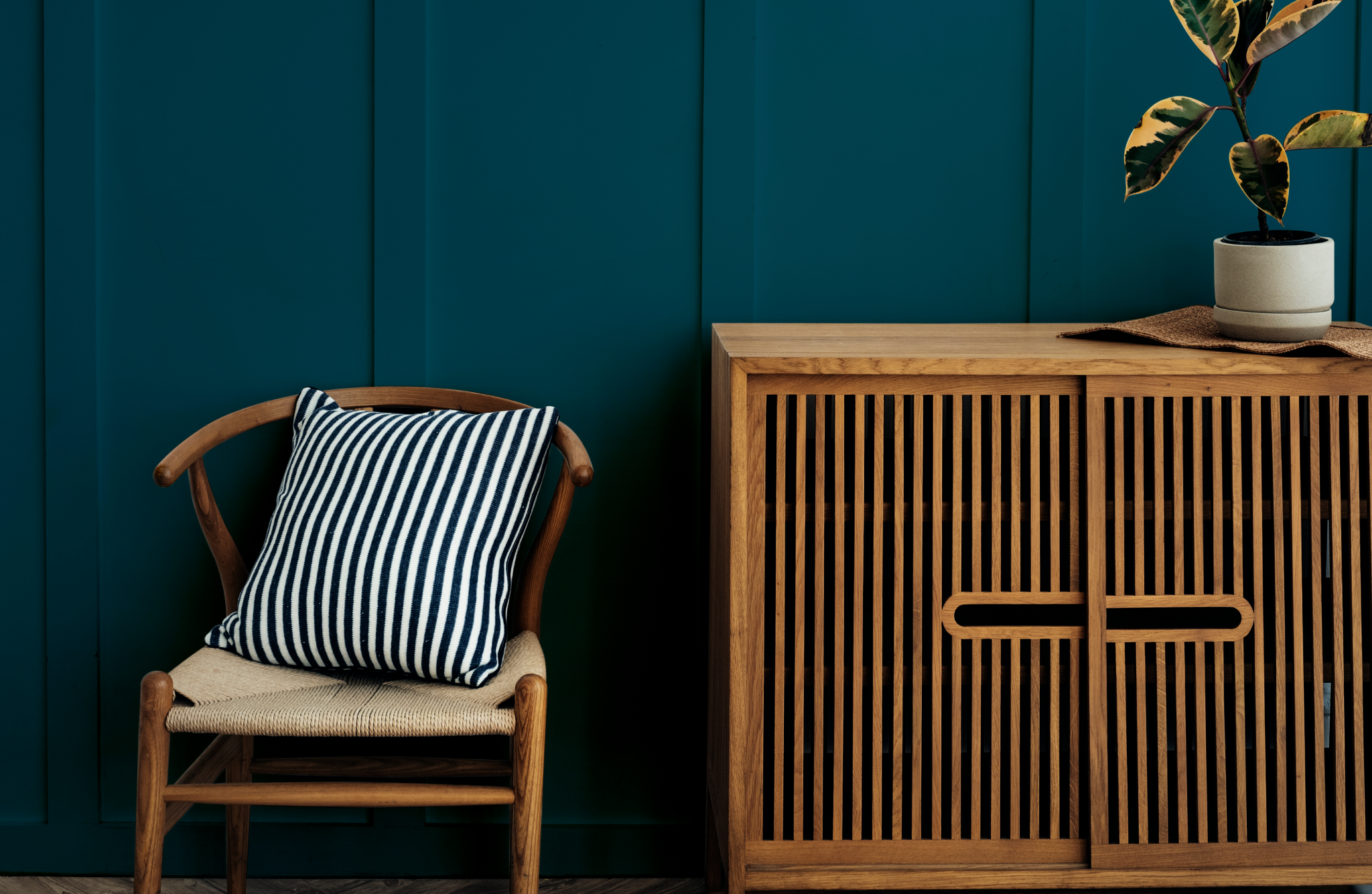 Colors That Go With Golden Oak Wood: Rich blue