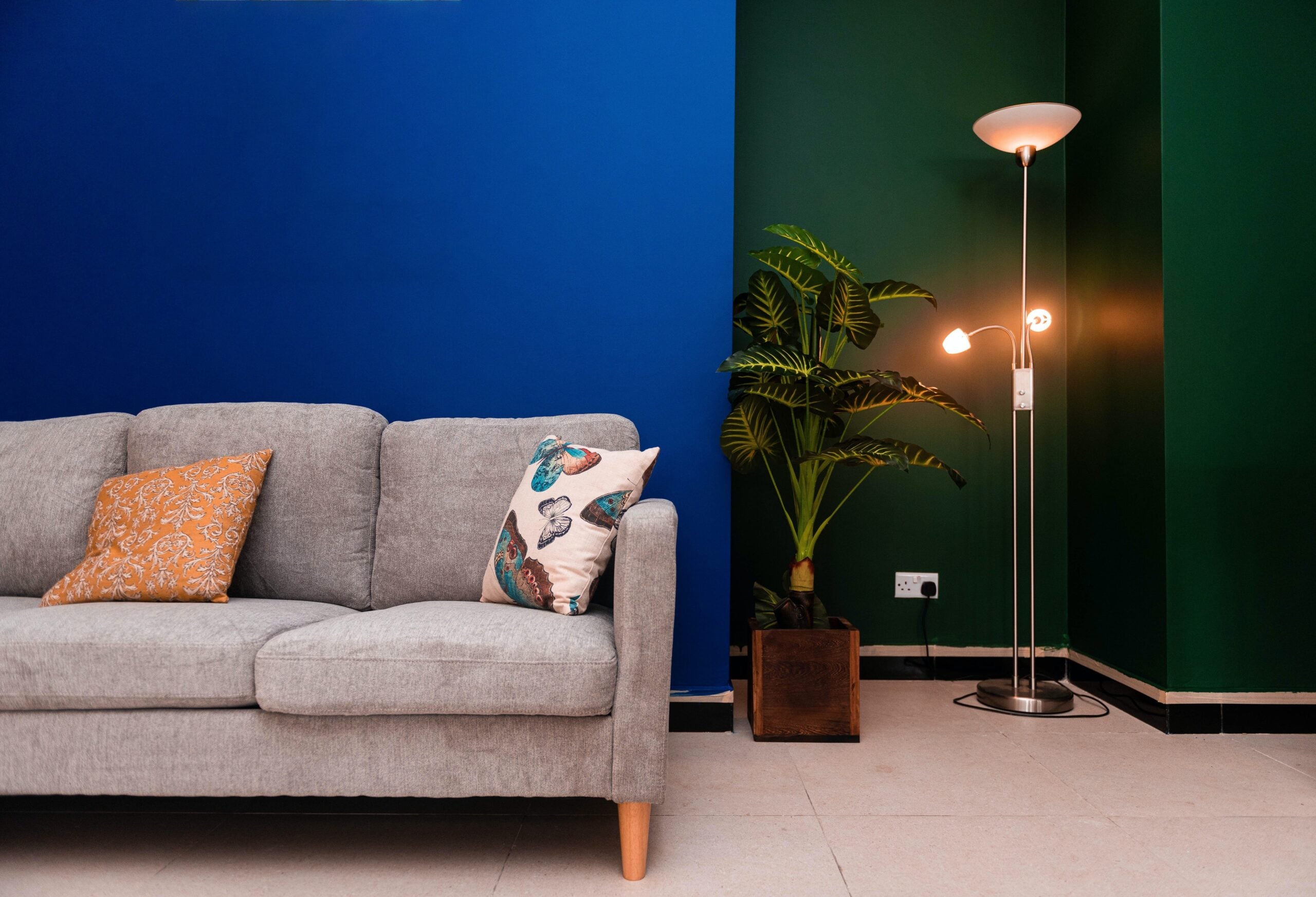 how to style floor lamps