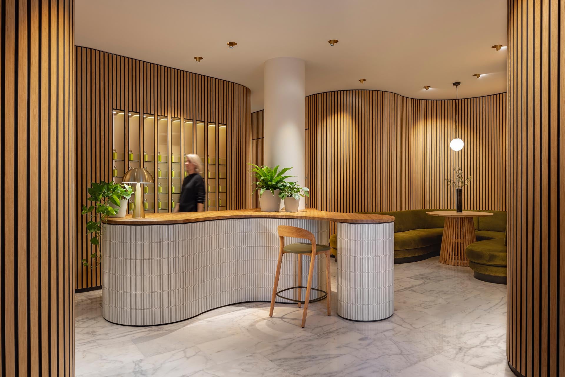 Wood Panels for Reception Areas: How to Design a Professional Entrance