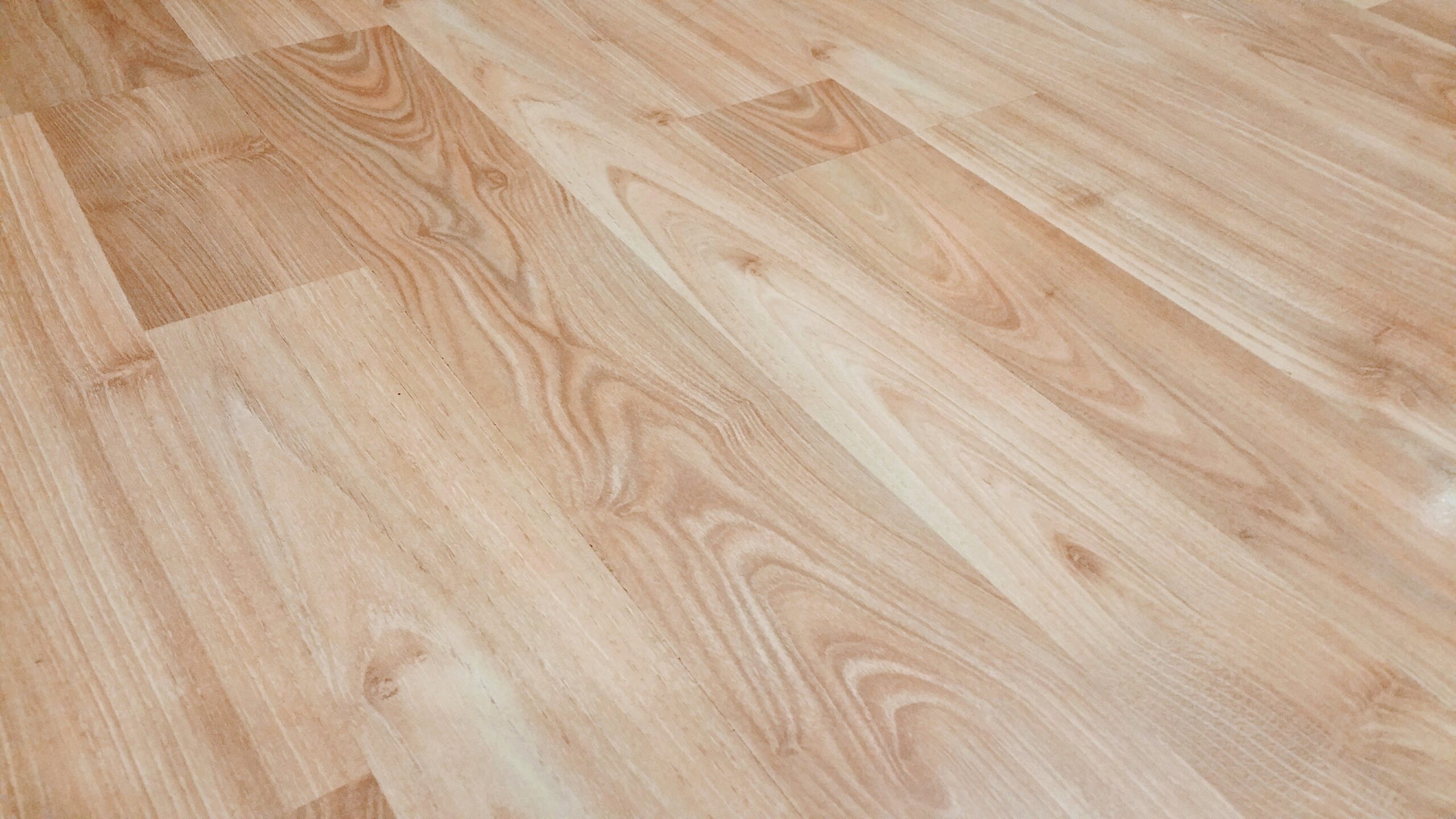 Laminate Flooring vs Hardwood